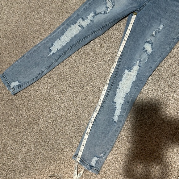 Destructed skinny jean - Picture 3 of 6